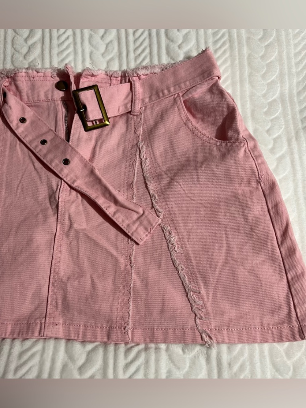 💗 SHEIN - Pink Belted‎ Mini Distressed Skirt - Picture 3 of 7